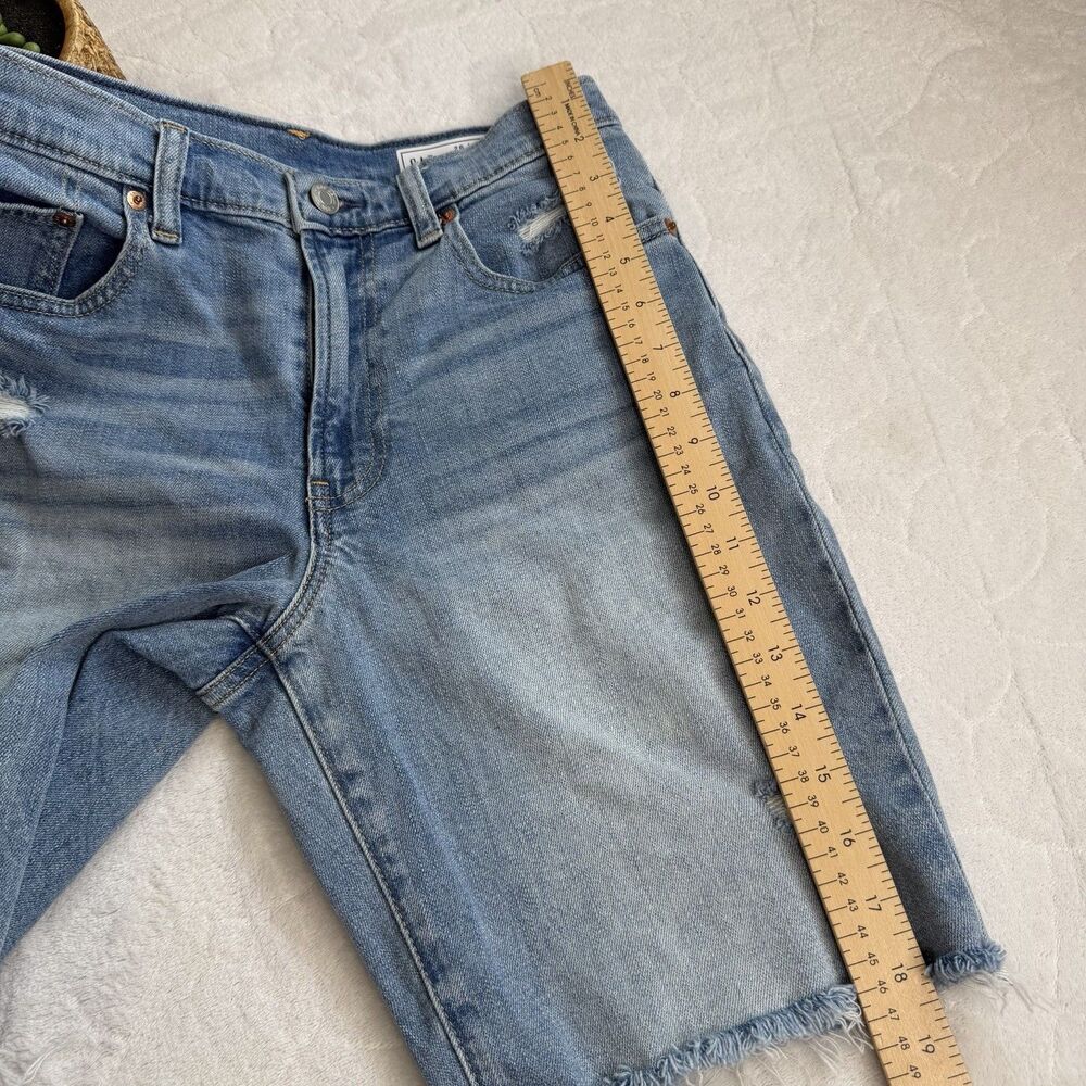 GAP 9" High Rise Bermuda Denim Jean Shorts Distressed Rips Women's Size 26/2R - Picture 12 of 14